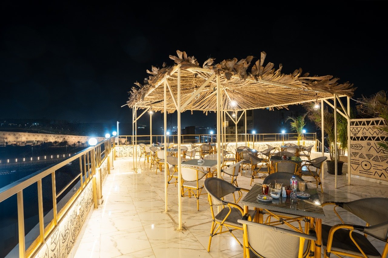 Fine Dining - Top View Hotel